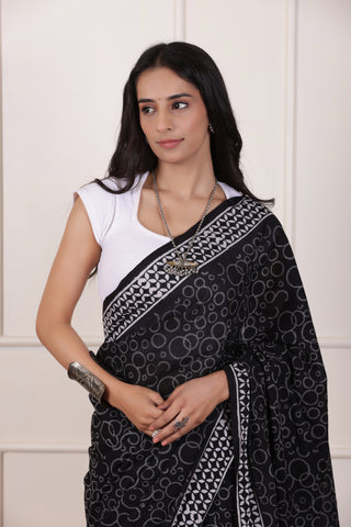 BLACK ELEGANCE ULTRA SOFT MUL MUL COTTON SAREE FOR EVERYDAY WEAR