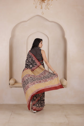 SOFT MUL MUL COTTON SAREE IN BLACK WITH RED CONTRAST HIGHLIGHTS