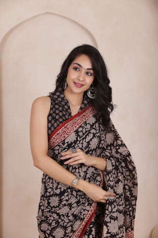 SOFT MUL MUL COTTON SAREE IN BLACK WITH RED CONTRAST HIGHLIGHTS