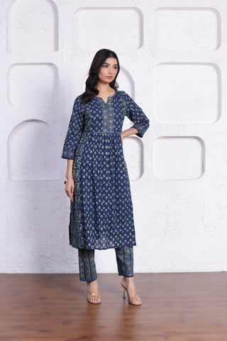 ELEGANT AJRAK CO-ORD SET WITH AUTHENTIC HAND BLOCK DETAILING IN BLUE WITH GREEN COLOUR
