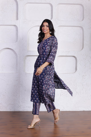 ELEGANT AJRAK CO-ORD SET WITH AUTHENTIC HAND BLOCK DETAILING IN BLUE WITH RED COLOUR