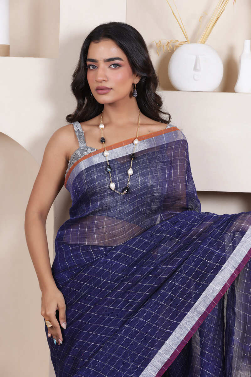 ELEGANT NAVY BLUE LINEN COTTON GRID SAREE WITH REFINED TEXTURED DRAPE