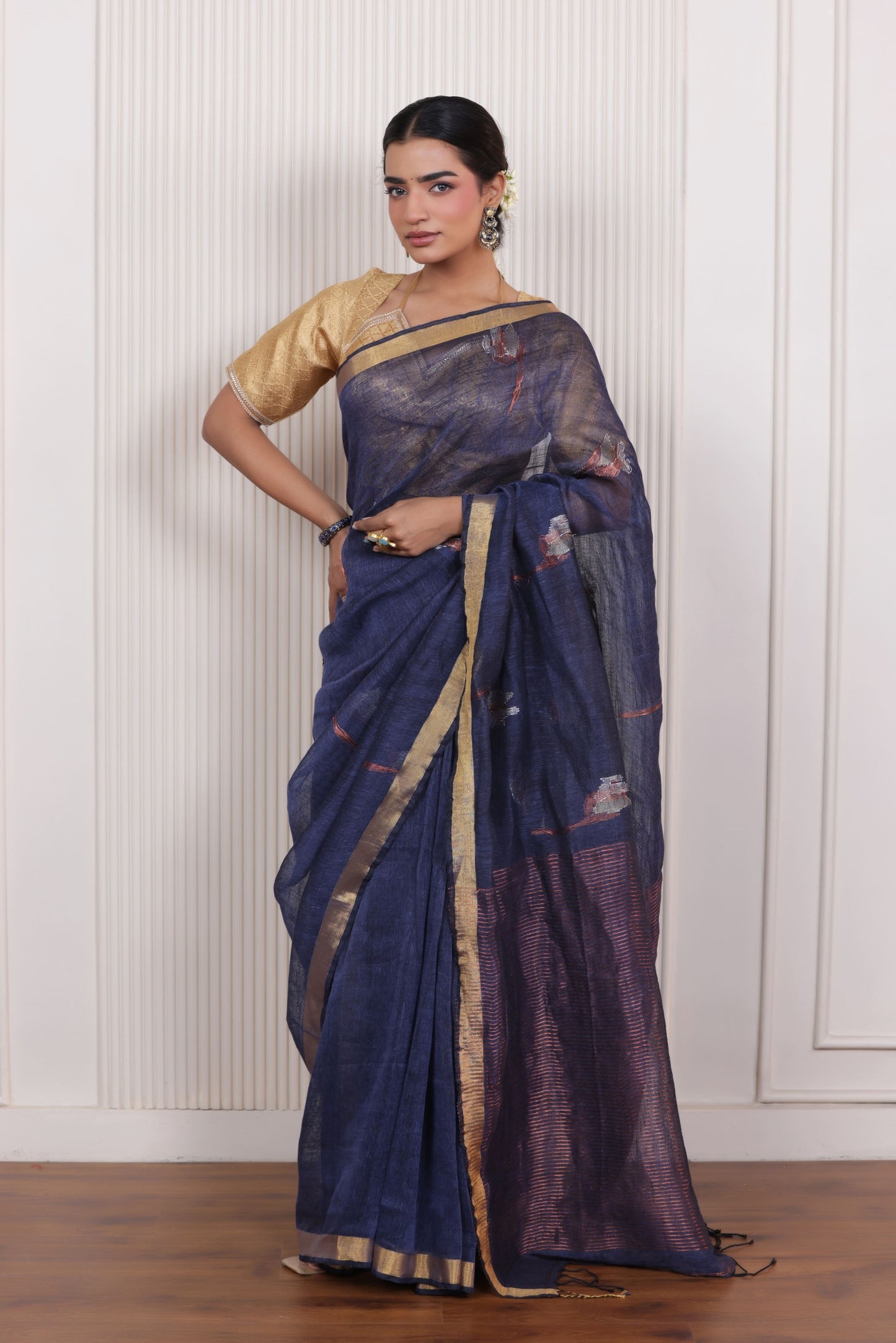 WOVEN TULIP LINEN ELEGANCE SAREE DRAPE OF SERENE BLUE SOPHISTICATION