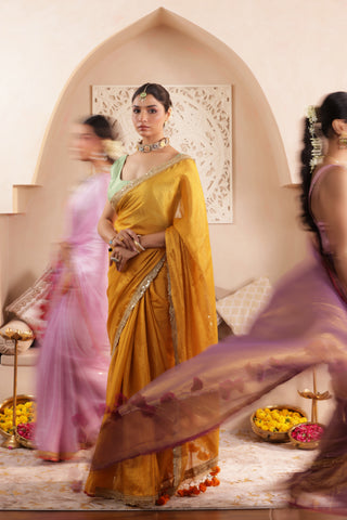 GOLDEN GRACE LUSTROUS TISSUE SAREE WITH ORNATE LACE EMBELLISHMENT