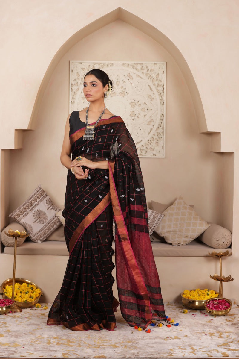 CLASSIC BROWN CHARM HANDWOVEN LINEN BUTTA CHECKS DRAPE