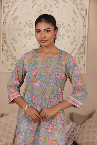 ELEGANT GREEN COLOUR PURE COTTON EVERYDAY KURTI