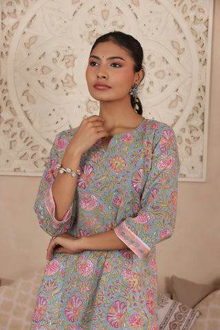 ELEGANT GREEN COLOUR PURE COTTON EVERYDAY KURTI