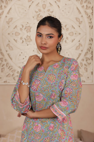 ELEGANT GREEN COLOUR PURE COTTON EVERYDAY KURTI