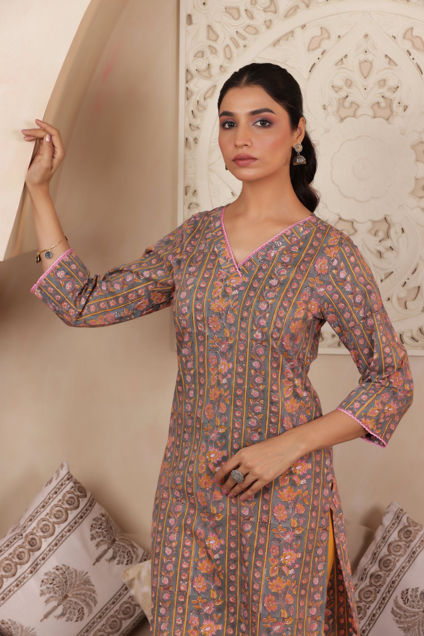 ELEGANT GRAY COLOUR PURE COTTON EVERYDAY KURTI