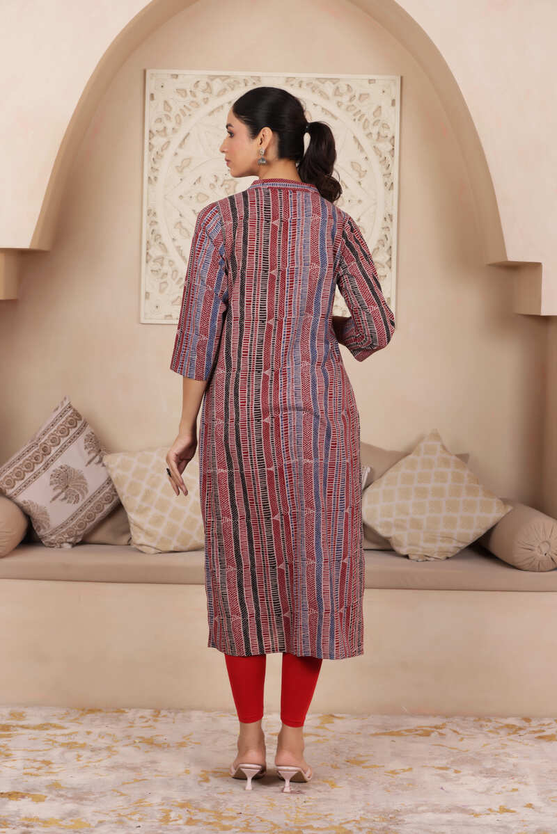 ELEGANT HANDCRAFTED AJRAK COTTON KURTI WITH COLLAR NECKLINE IN MAROON COLOUR