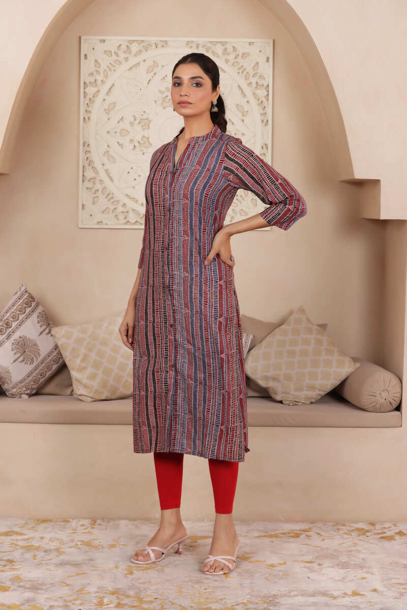 ELEGANT HANDCRAFTED AJRAK COTTON KURTI WITH COLLAR NECKLINE IN MAROON COLOUR