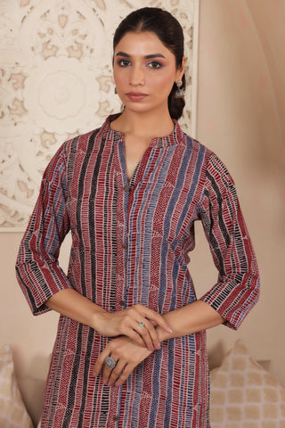 ELEGANT HANDCRAFTED AJRAK COTTON KURTI WITH COLLAR NECKLINE IN MAROON COLOUR